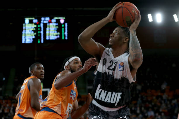 使得他们在 使得他们在